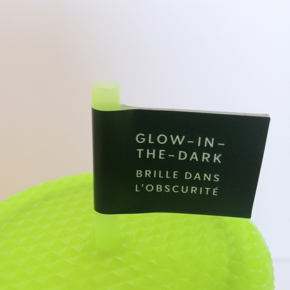 New Starbucks venti Tumbler 2022 glow in the dark 24oz Halloween - Picture 4 of 10